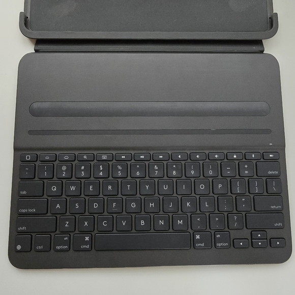 Logitech Slim Folio Pro iPad Pro 12.9 3rd 4th Gen Keyboard Case Backlit Bluetoot